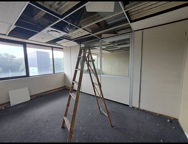 284M² OFFICE TO LET IN DUNKELD WEST